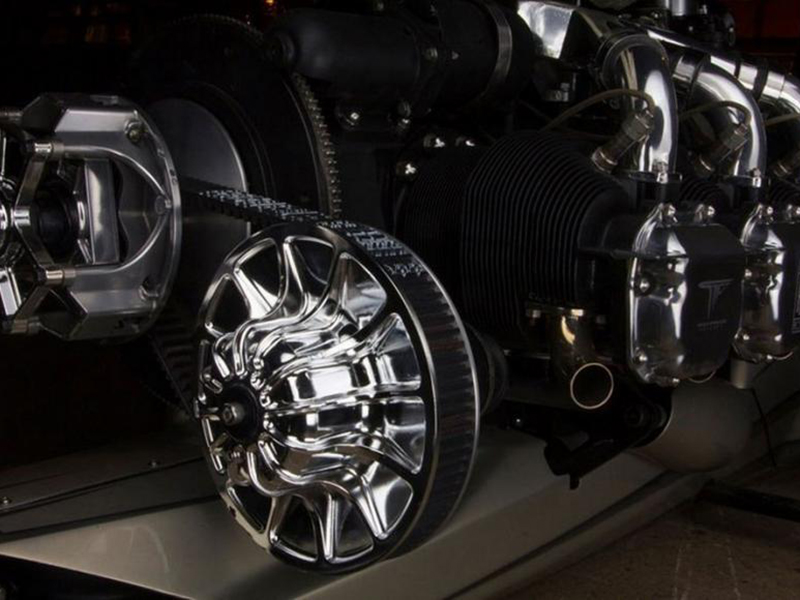 دراجة بخارية شبيهة بآلات ترون: تعمل بمحرك طائرة ومن تصميم سائق سباق برازيلي